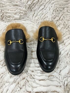 Black Leather Fur-Lined Mule with Gold Bit Hardware
Non authentic